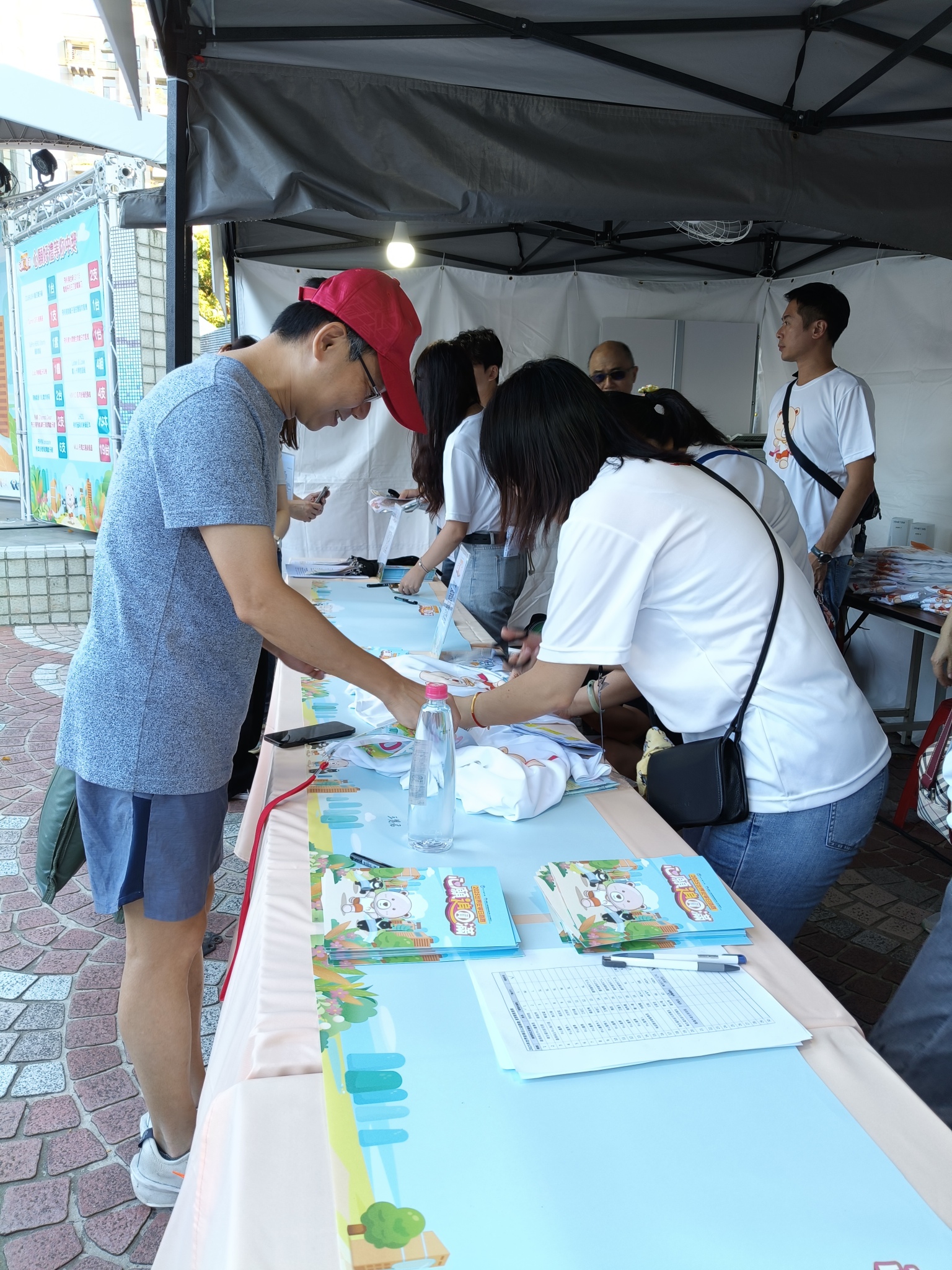 LINE_ALBUM_2025世界安寧日路跑活動人力_251022_14